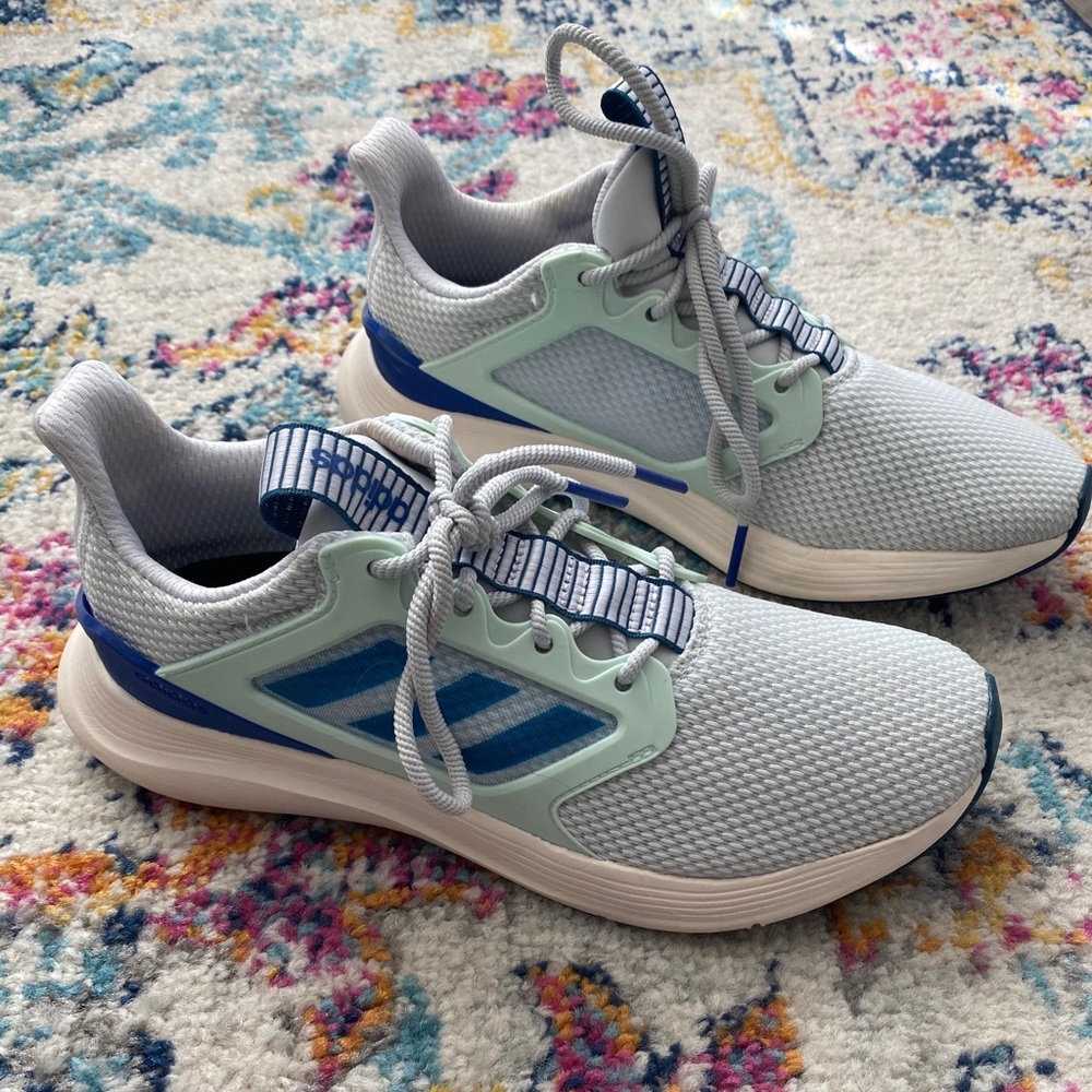 Adidas women’s falcon tennis shoe
